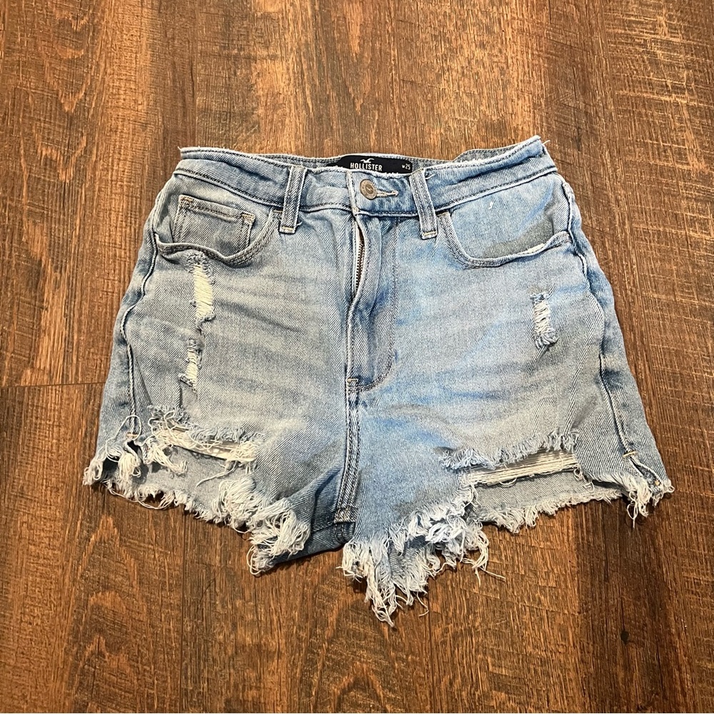 Hollister Distressed Ultra High Rise Mom Jean Shorts